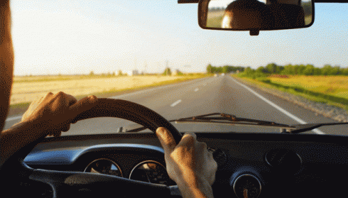 ¿Por qué vibra mi auto?