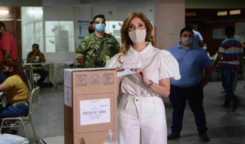 Claudia Ledesma de Zamora: “Me emociona ver a tanta gente participando en estas elecciones”