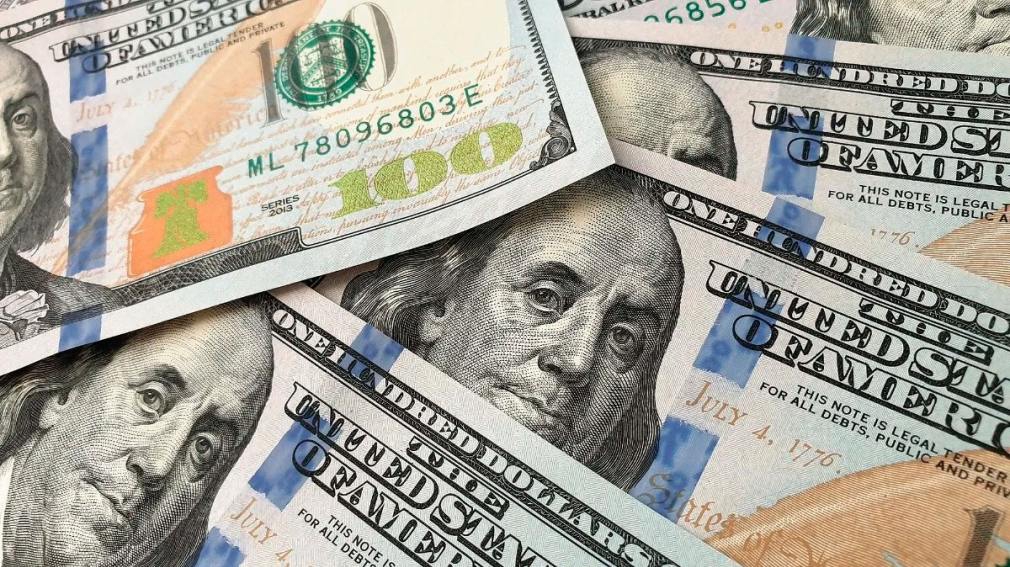 El dólar blue retrocedió $20 y cerró marzo a $1010, el valor más bajo en lo que va del año