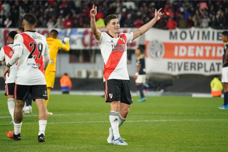 Noche histórica de River: 8-1 con seis de Julián Álvarez