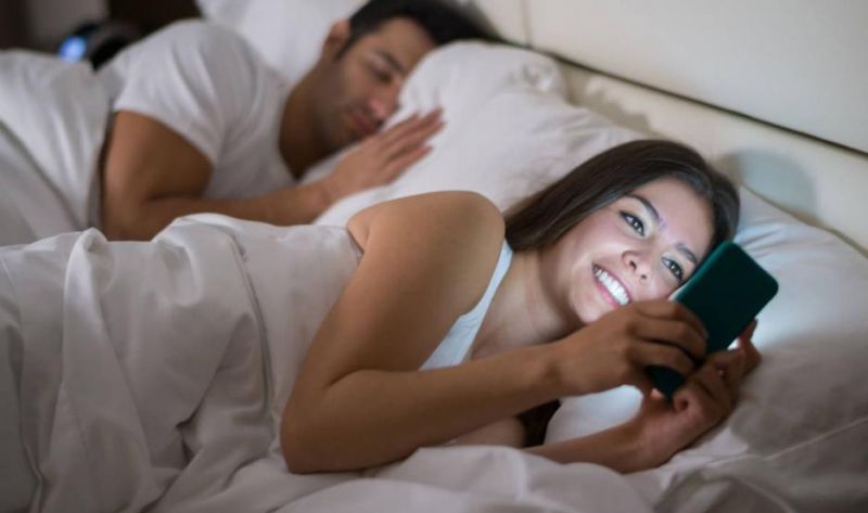 Si tu pareja te dice alguna de estas frases, es posible que te esté engañando