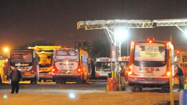 Ersa volvió a parar y miles de pasajeros quedan varados otra vez