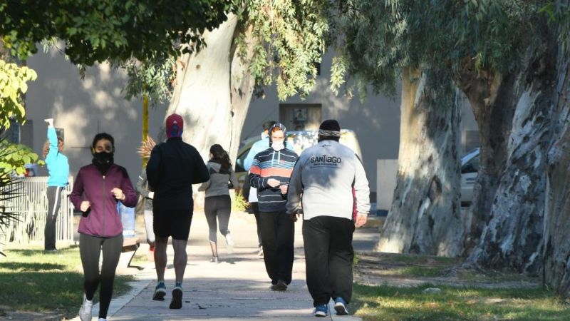 Hoy se puede circular hasta las 18 y están permitidas las actividades no esenciales