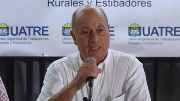 Velan los restos del "Momo Venegas" en la Municipalidad de Necochea