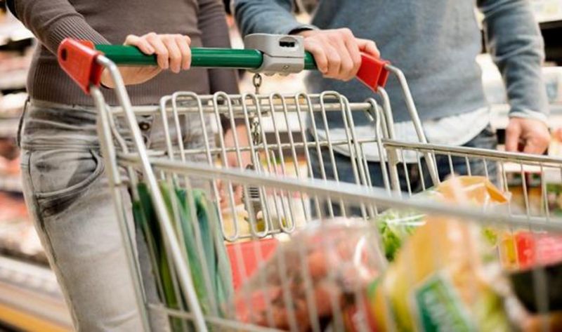 En marzo, la canasta básica trepó 5%: Una familia necesitó más de $60.000 para no ser pobre