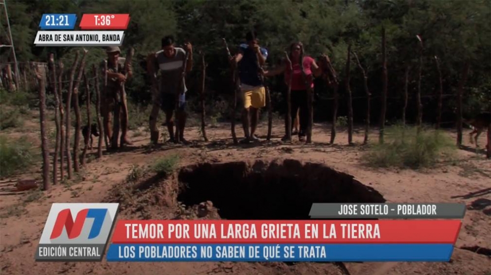 Abra de San Antonio: preocupación en vecinos por la aparición de una grieta en la tierra