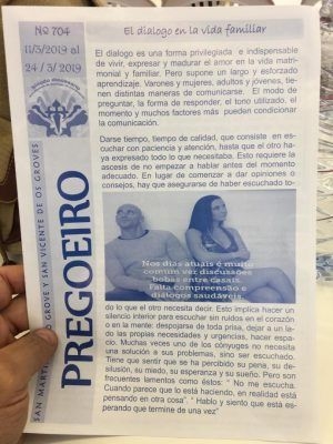 Una iglesia uso por error fotos de actores de películas pornográficas en un boletín parroquial