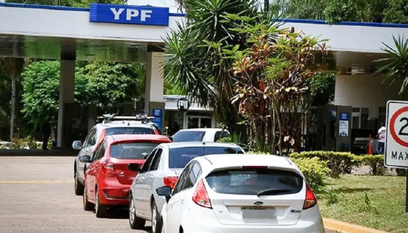 Desplazaron al gerente financiero de YPF por el faltante de combustible en plena campaña