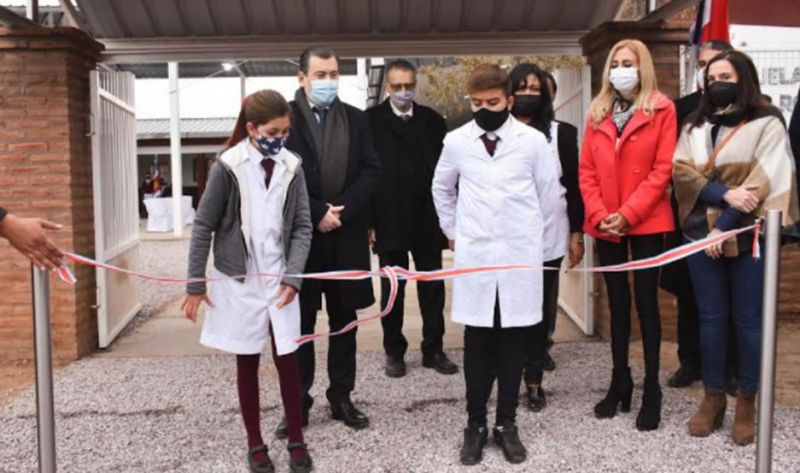 El gobernador inauguró obras en el departamento Choya