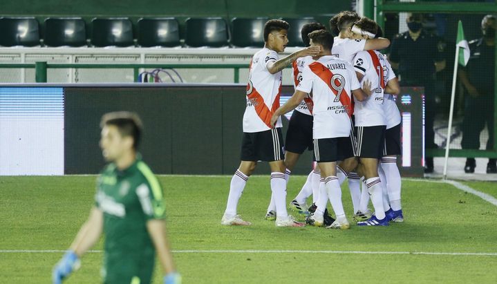 River le sacó el invicto a Banfield y lo alcanzó