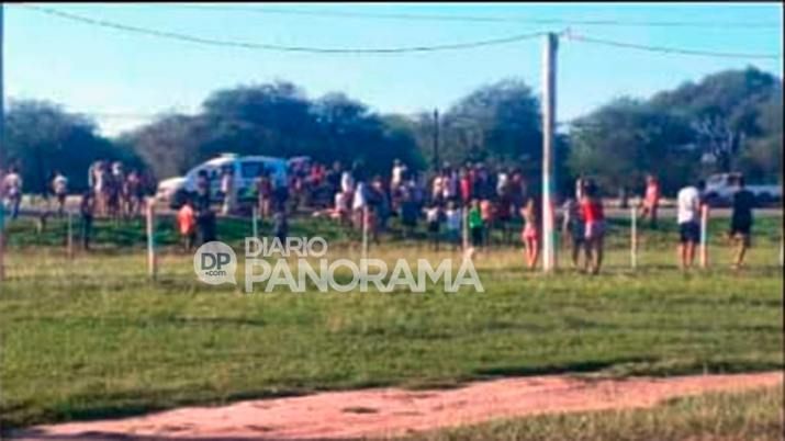 Tres jóvenes a bordo de una motocicleta chocaron con un camión sobre ruta 89, uno de ellos falleció