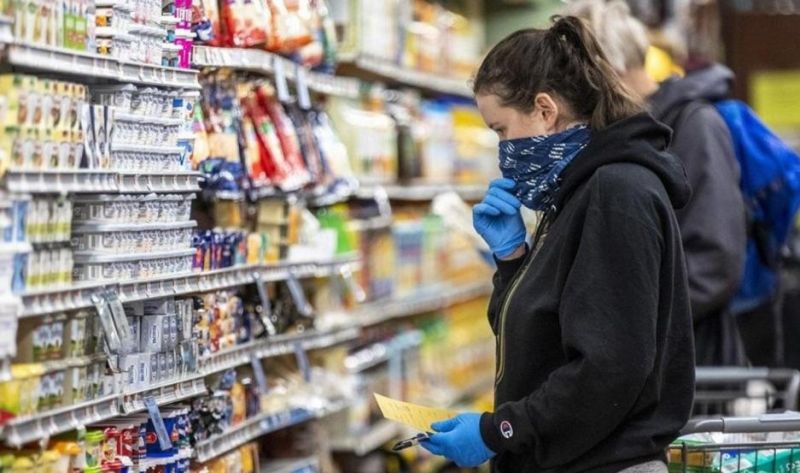 Anunciarán una canasta de 120 artículos a precios congelados por 6 meses