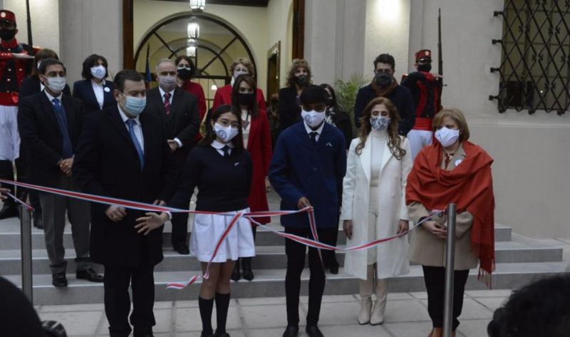 Zamora inauguró las refacciones de la Escuela Normal