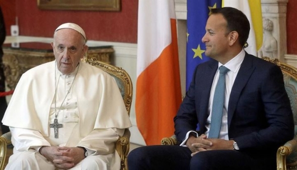 El primer ministro Irlandés cruzó fuerte al papa Francisco.