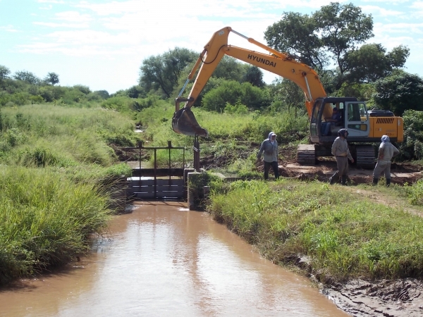 EJECUCIÓN El azud en Cruz Bajada, una de las obras más importantes