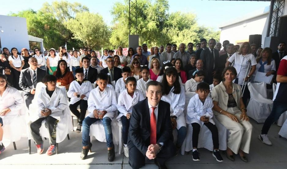 El gobernador Zamora inauguró en Villa Vieja un Jardín de Infantes y habilitó la renovación total de una escuela