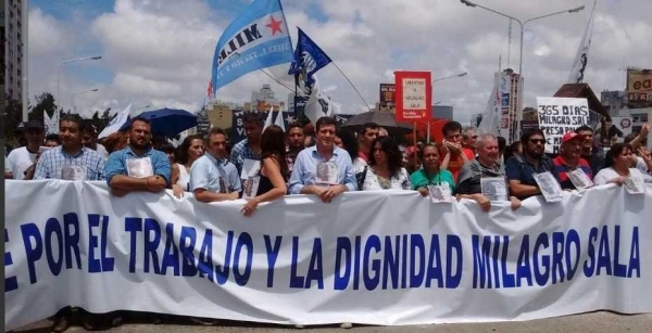 Un año de la detención de Milagro Sala: La Tupac cortó Puente Pueyrredón y Cristina tuiteó un video