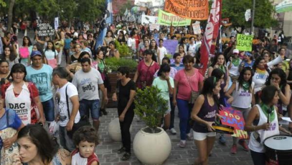 Las santiagueñas salieron a las calles a pedir por sus derechos y decirle basta a la violencia de género