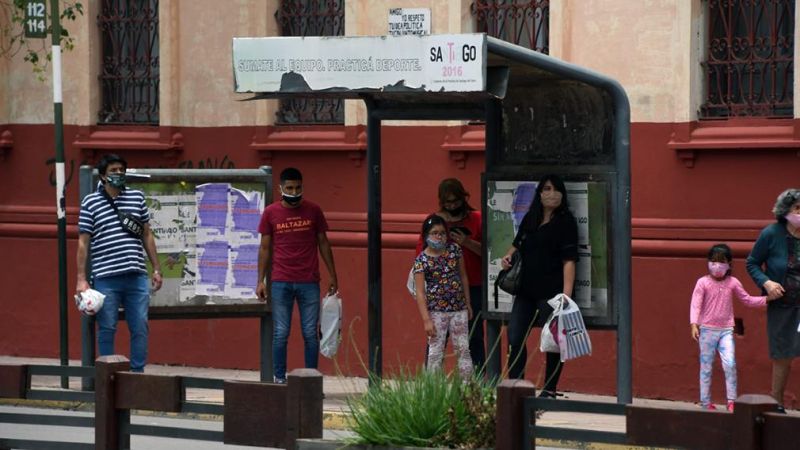 Miles de usuarios santiagueños varados por el paro total de colectivos