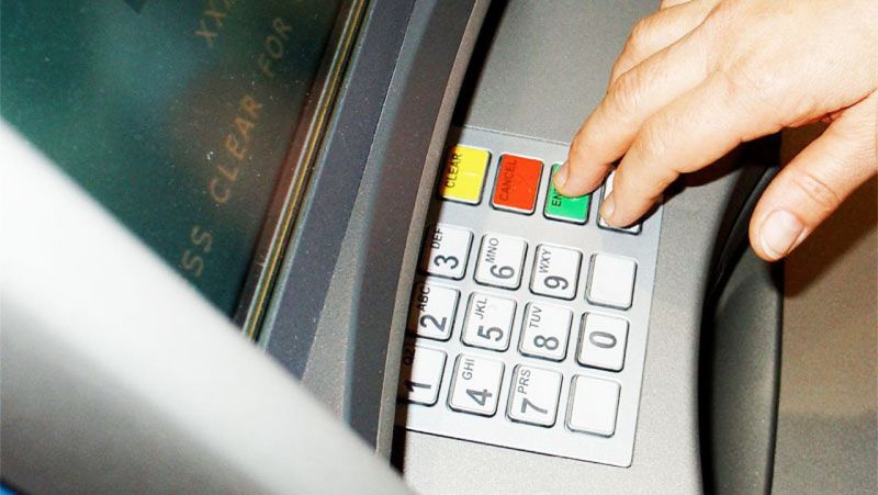COPO- Bajo engaños, le robaron 22 mil pesos de su cuenta
