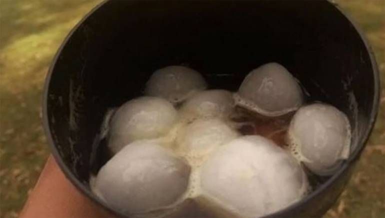 Cayó granizo en Córdoba y se hizo un tremendo fernet