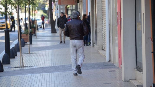El feriado comenzó frío y anticipan 15ºC de máxima