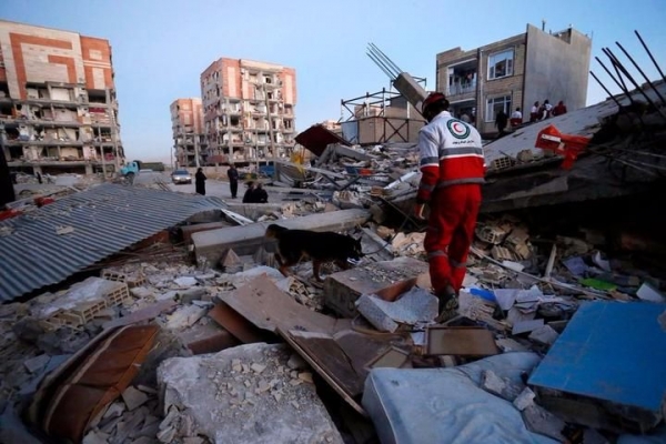 Terremoto en Irán: ya son más de 300 muertos y 4 mil heridos