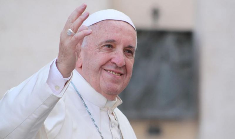 El papa Francisco fue internado y será intervenido quirúrgicamente
