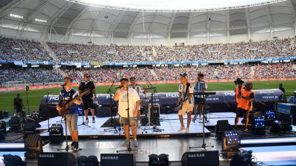 Los Totora abrieron la previa de la fiesta en el Estadio Único
