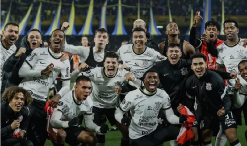 En Brasil califican como heroica y gigante la actuación de Corinthians en la Bombonera