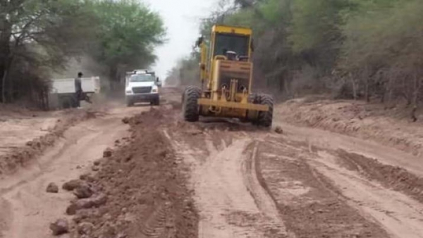 Emprendieron tareas de mejoramiento de caminos rurales cerca de Boquerón