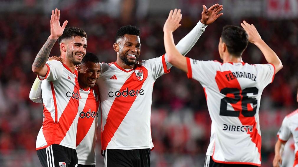 River volvió a hacerse fuerte en el Monumental y festejó ante Arsenal