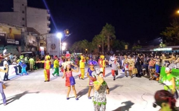 Mas de 20 personas hospitalizadas en los carnavales de Corrientes por inhalación de gases lacrimógenos