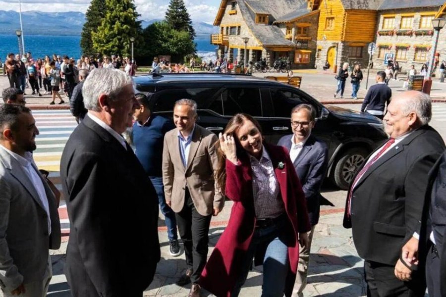 Victoria Villarruel, de gira por Bariloche en medio de la tensión por su cercanía con Mauricio Macri