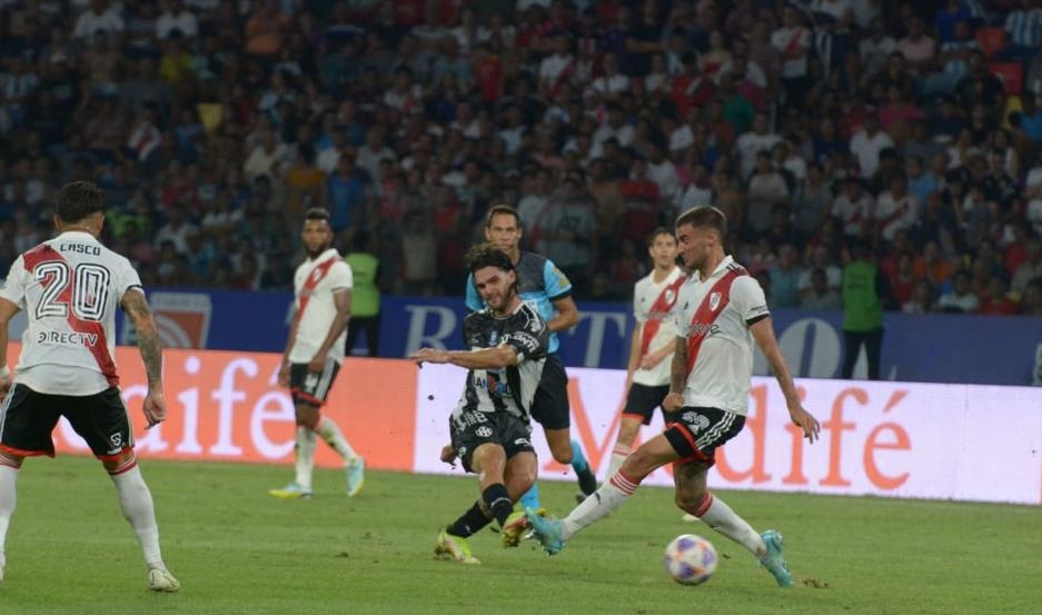 Central Córdoba cayó ante River y sigue sin poder quebrar la racha