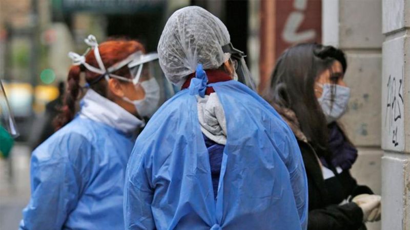Este jueves se confirmaron 5 muertes y 301 nuevos casos de coronavirus en Santiago