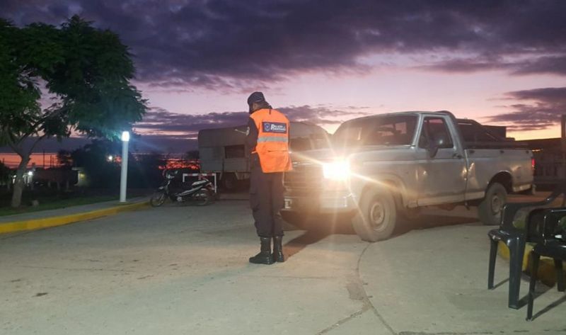 Boliviano violó control policial de Urutaú y la policía lo alcanzó mientras caminaba hacia “Pampa”