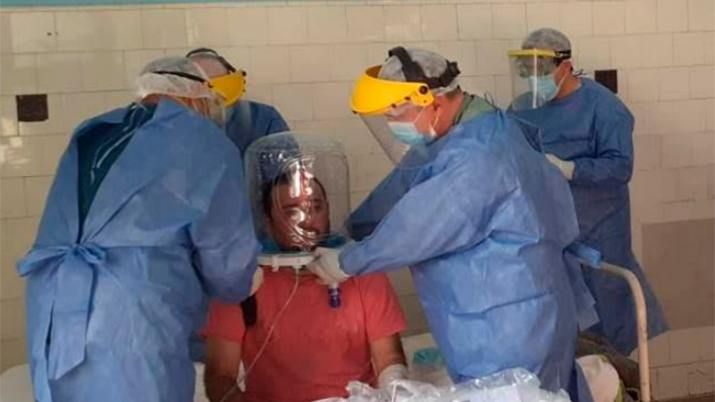 Cómo es el tratamiento con ventilación no invasiva para pacientes con coronavirus