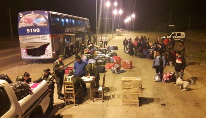 Denuncian que gendarmes robaban y vendían mercadería secuestrada por ellos