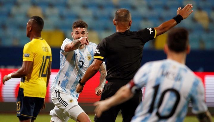 De la mano de Messi, Argentina goleó a Ecuador 3 a 0 y está en la semifinal