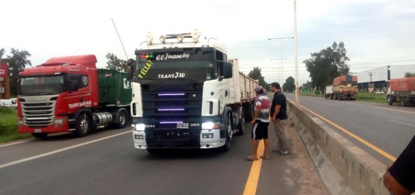 Transportistas de granos se reúnen con Dietrich para avanzar en la tarifa por flete