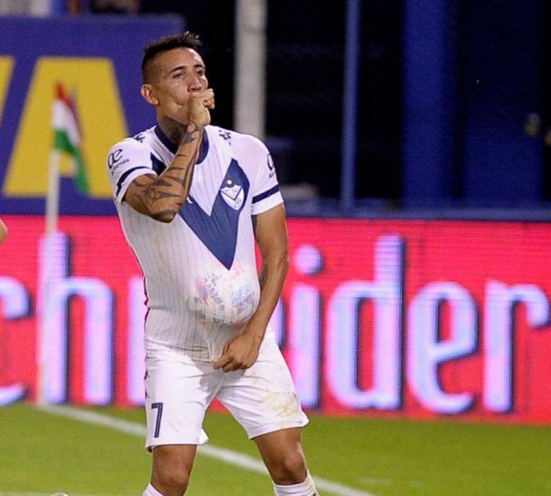 Vélez fue palo y a la bolsa ante Patronato