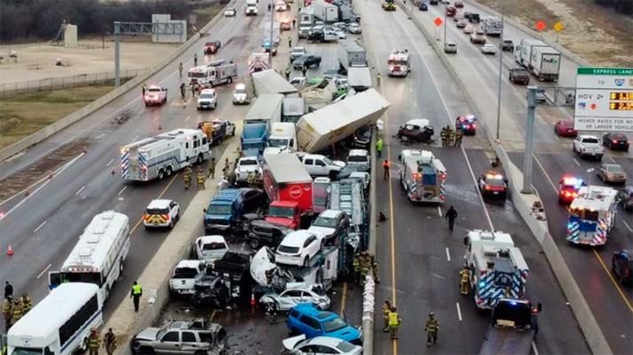 Cinco muertos al chocar más de 100 vehículos en una autopista de Estados Unidos