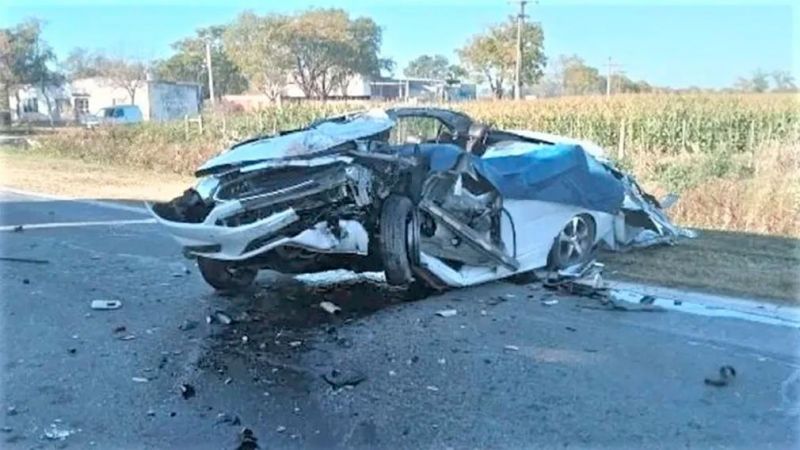 Tragedia en la ruta: falleció una familia completa al chocar contra un camión