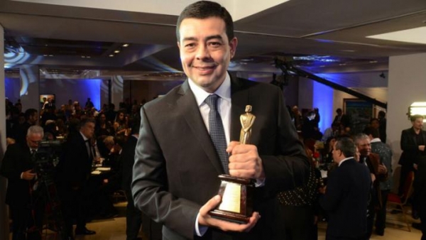 Reconocieron la trayectoria de Carlos Gómez, conductor de Noticiero 7