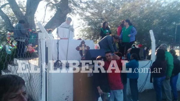Mailín: los fieles ya colman la Villa y abundan las muestras de fe