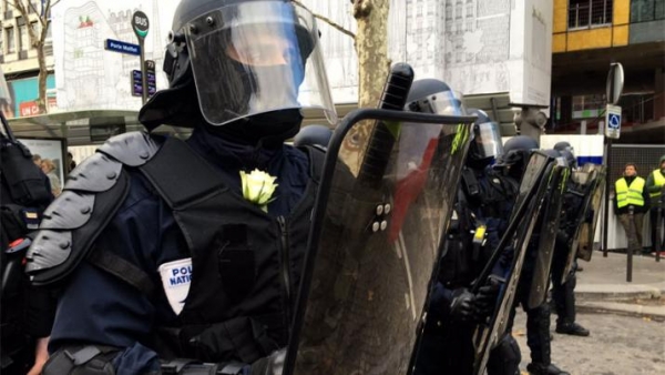 "Chalecos amarillos" protestan en París por cuarta semana consecutiva
