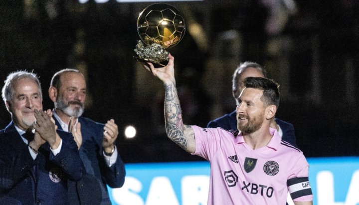 Lionel Messi celebró con su octavo Balón de Oro para cerrar el año exitoso en el Inter de Miami