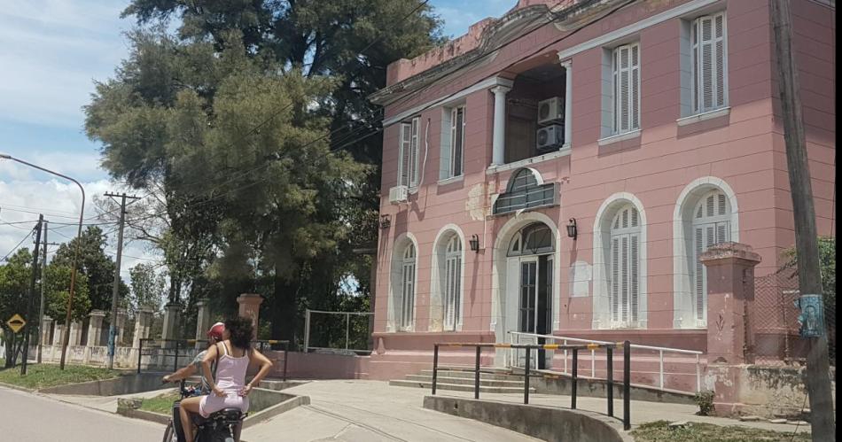 Tres hermanitos cuasi abandonados, a cobijo de la Subnaf.