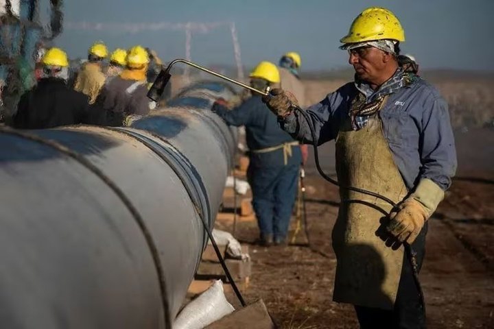 La UOCRA denunció 500 despidos en Vaca Muerta y alertó por las obras en ejecución y miles de puestos de trabajo